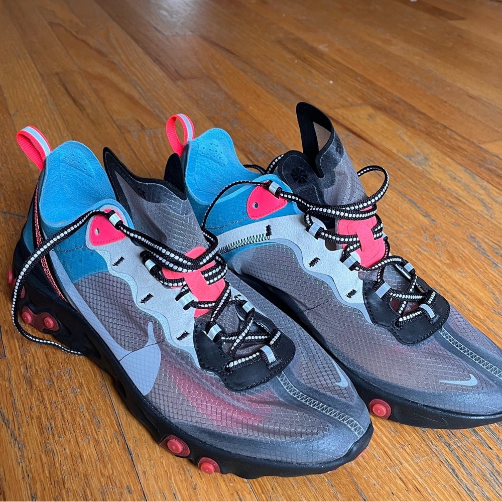 Men’s Nike React Element 87 in the "Blue Chill/Solar Red" colorway
